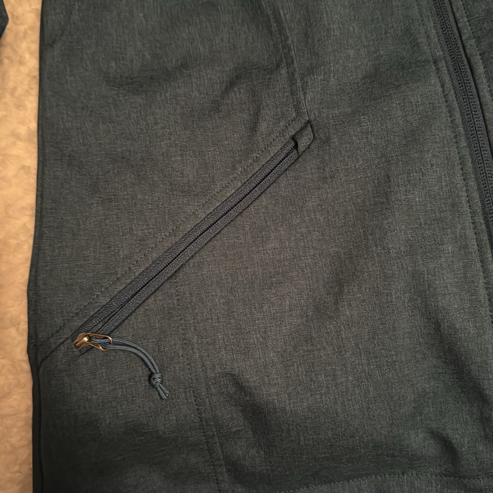 North Face Waterproof Shell Jacket - Medium Never… - image 4